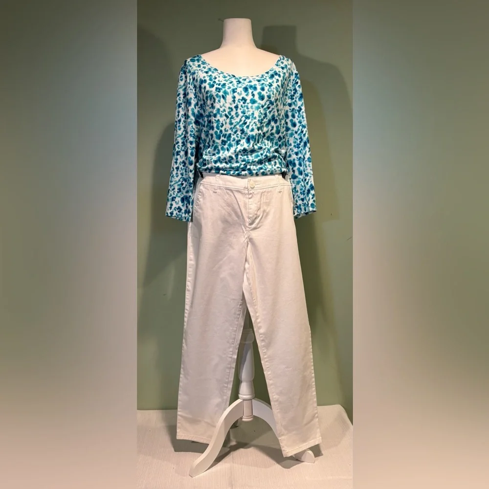 Liz Claiborne Women's white classic straight crop pants size 10 NWT - Picture 2 of 7